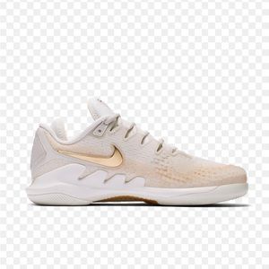 Womens Nike Vapor X gold and cream good condition Sz 7.5